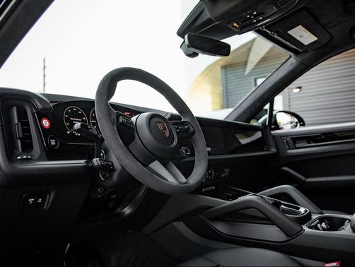 2026 Porsche Cayenne GTS