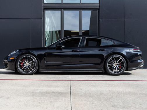 2021 Porsche Panamera 4