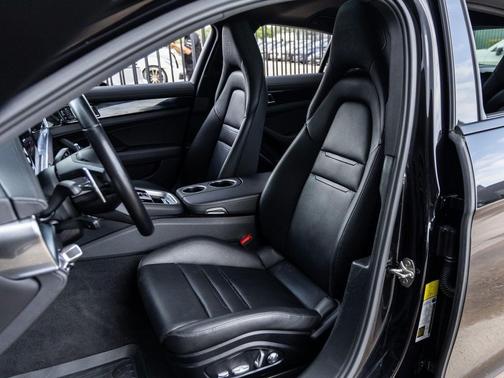 2021 Porsche Panamera 4