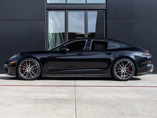 2021 Porsche Panamera 4