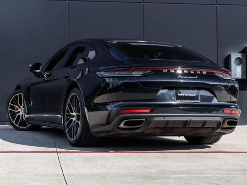 2021 Porsche Panamera 4