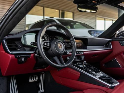 2025 Porsche 911 Turbo S