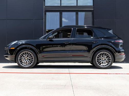 Black 2023 Porsche Cayenne Cayenne