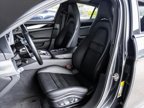 2018 Porsche Panamera E-Hybrid 4
