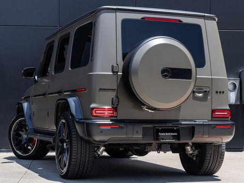 MANUFAKTUR Olive Metallic 2026 Mercedes-Benz AMG G 63 G 63 AMG