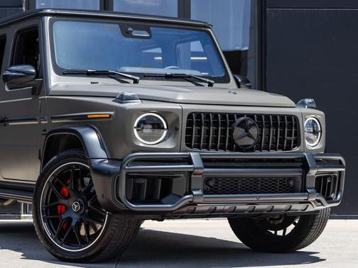 MANUFAKTUR Olive Metallic 2026 Mercedes-Benz AMG G 63 G 63 AMG