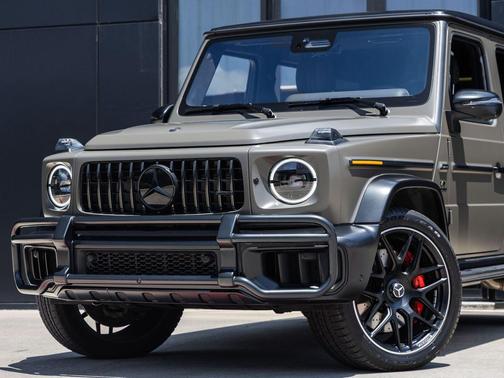 MANUFAKTUR Olive Metallic 2026 Mercedes-Benz AMG G 63 G 63 AMG