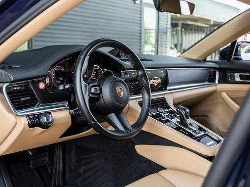 2022 Porsche Panamera Platinum Edition