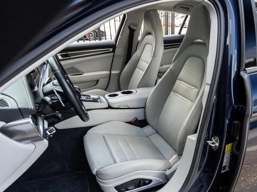 2022 Porsche Panamera Platinum Edition