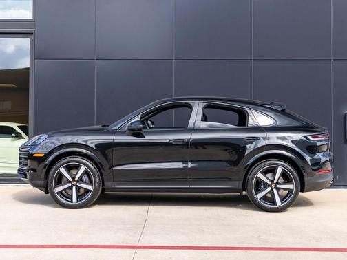 Chromite Black Metallic 2026 Porsche Cayenne Cayenne