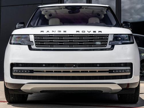 Fuji White 2023 Land Rover Range Rover P400 SE