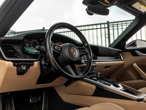 2020 Porsche 911 Carrera 4S