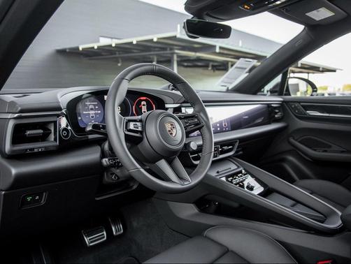 2025 Porsche Macan 4S