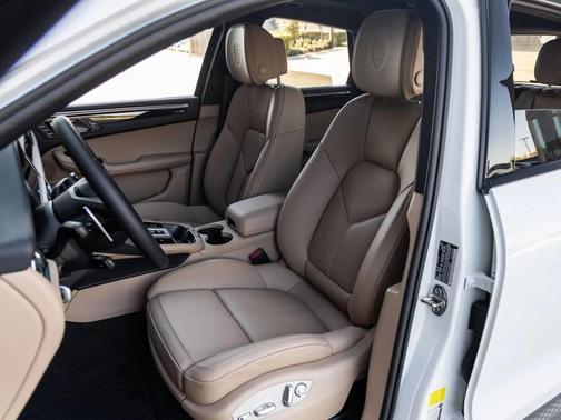 2026 Porsche Macan T