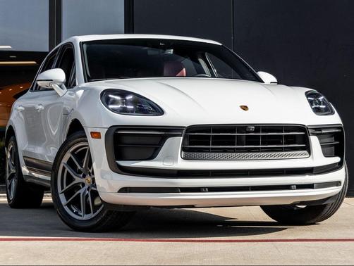 2022 Porsche Macan Base (PDK)