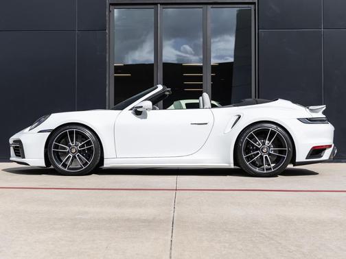 2024 Porsche 911 Turbo S