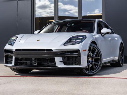Ice Grey Metallic 2026 Porsche Panamera