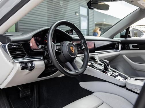 2021 Porsche Panamera 4