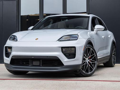 Ice Grey Metallic 2025 Porsche Macan Macan Electric 4