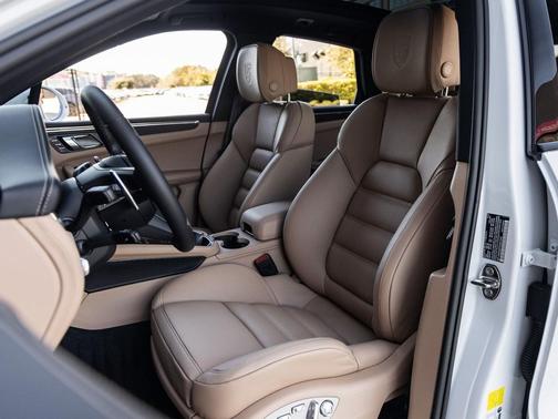 2026 Porsche Macan S