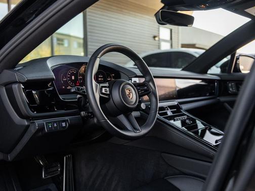 2025 Porsche Panamera 
