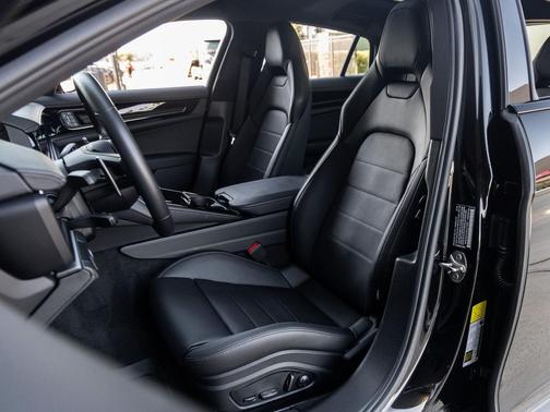 2025 Porsche Panamera 