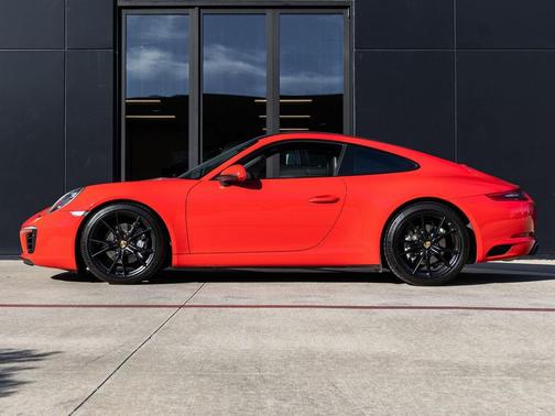 2017 Porsche 911 Carrera