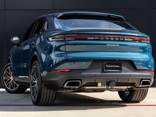 Montego Blue Metallic 2025 Porsche Cayenne Cayenne