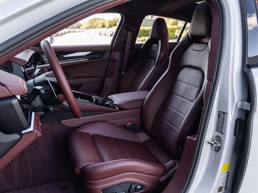 2026 Porsche Panamera 4