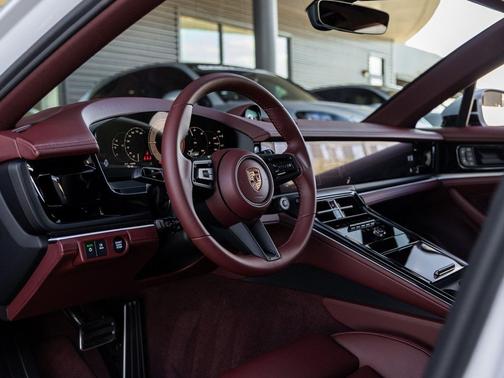 2026 Porsche Panamera 4