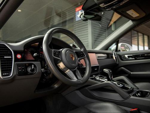 2023 Porsche Cayenne Platinum Edition