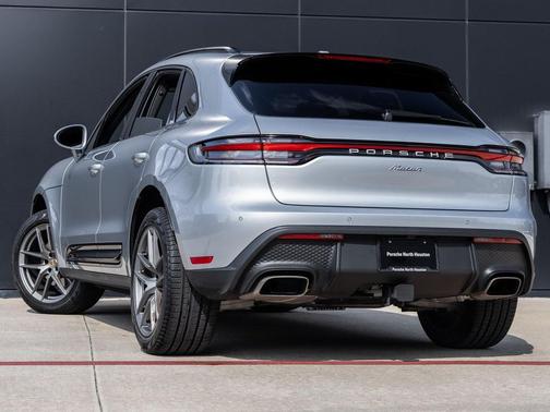 2025 Porsche Macan T