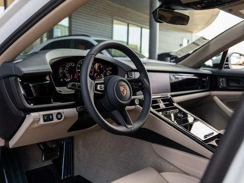 2026 Porsche Panamera 