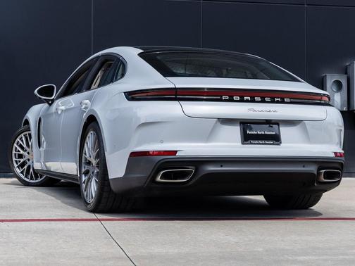 2026 Porsche Panamera 