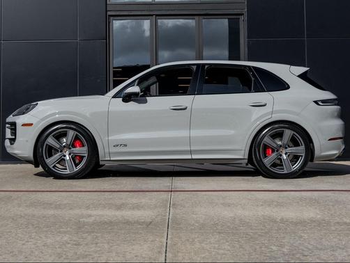 2026 Porsche Cayenne GTS