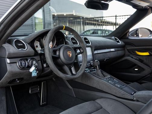 2025 Porsche 718 Spyder RS