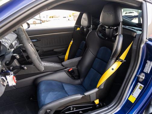 2025 Porsche 718 Cayman GT4 RS