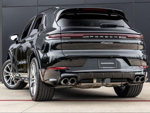 2025 Porsche Cayenne Base