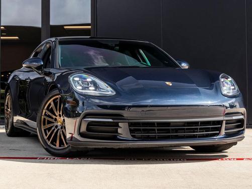 Night Blue Metallic 2018 Porsche Panamera 4