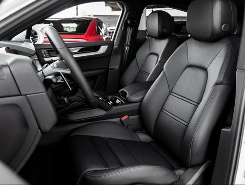2025 Porsche Cayenne 