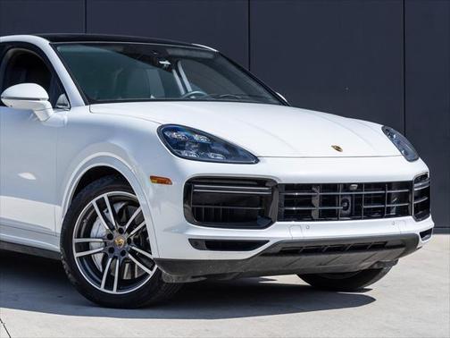 Carrara White Metallic 2020 Porsche Cayenne Turbo