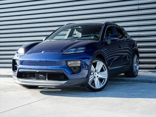 2024 Porsche Macan Base