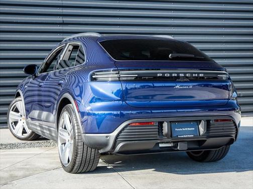2024 Porsche Macan Base
