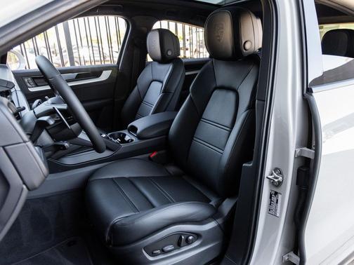 2025 Porsche Cayenne 