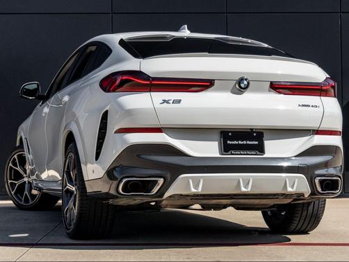 2022 BMW X6 xDrive40i