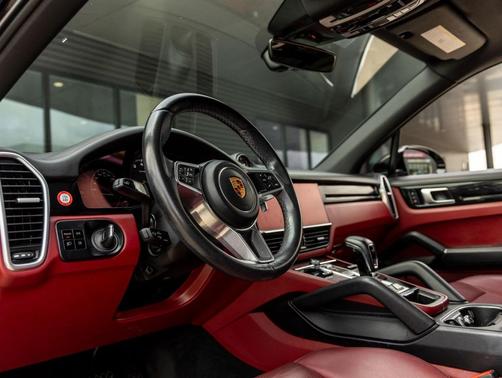 2021 Porsche Cayenne Cayenne