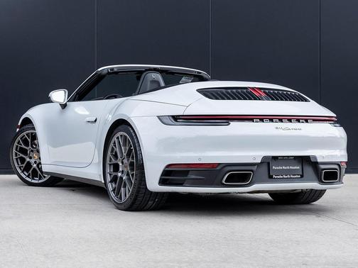 2022 Porsche 911 Carrera