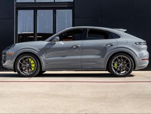 2025 Porsche Cayenne Turbo