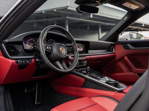2025 Porsche 911 Carrera