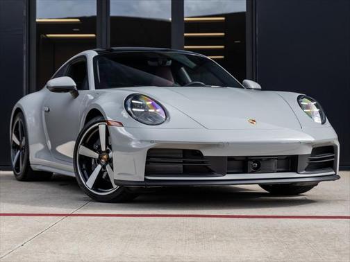 2025 Porsche 911 Carrera